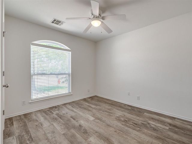 521 Apache Gate Drive, Yukon, OK 73099