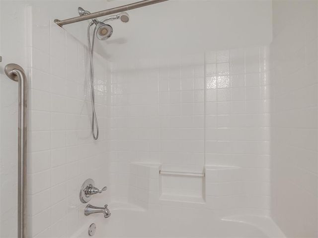 521 Apache Gate Drive, Yukon, OK 73099