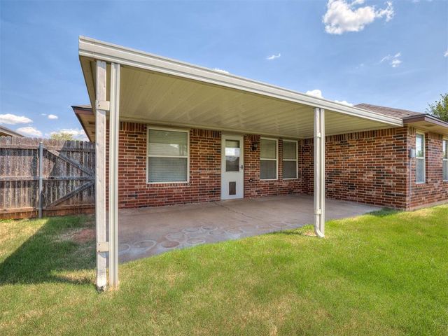 521 Apache Gate Drive, Yukon, OK 73099