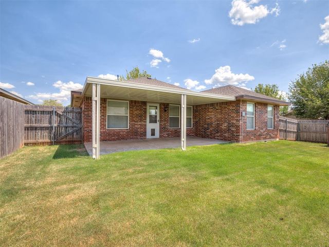 521 Apache Gate Drive, Yukon, OK 73099