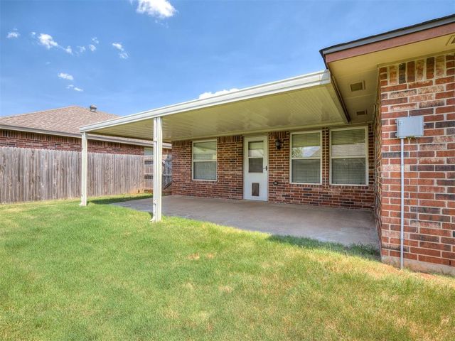 521 Apache Gate Drive, Yukon, OK 73099