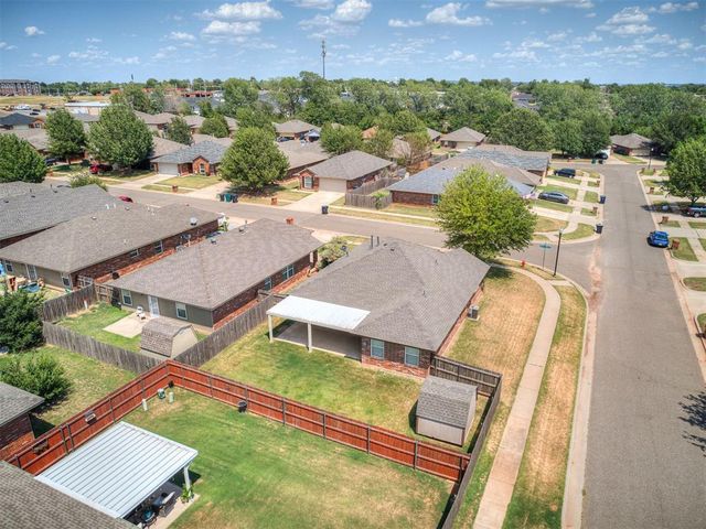 521 Apache Gate Drive, Yukon, OK 73099