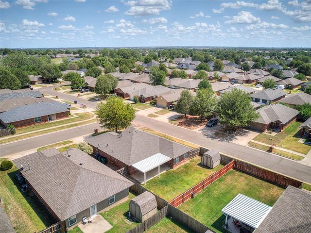 521 Apache Gate Drive, Yukon, OK 73099