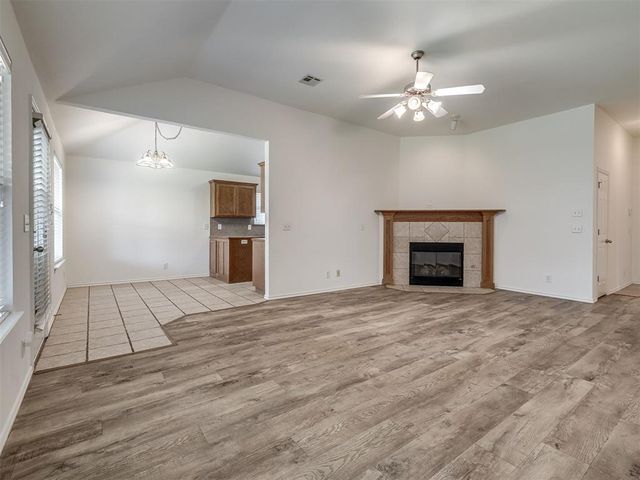 521 Apache Gate Drive, Yukon, OK 73099