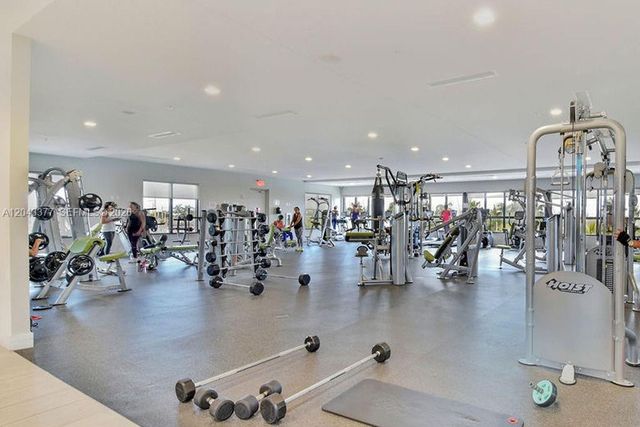 10533 NW 81st St, Doral, FL 33178