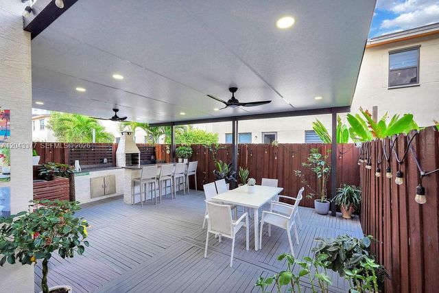 10533 NW 81st St, Doral, FL 33178