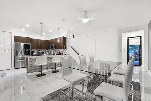 10533 NW 81st St, Doral, FL 33178
