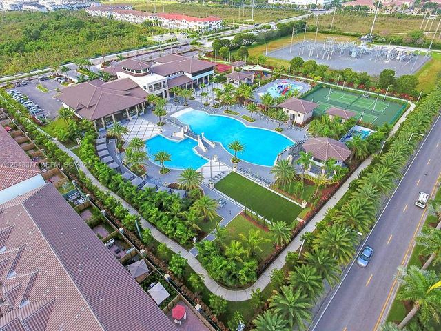 10533 NW 81st St, Doral, FL 33178