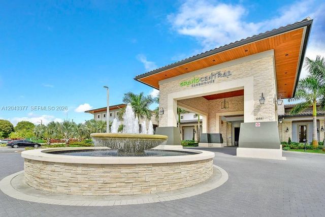 10533 NW 81st St, Doral, FL 33178