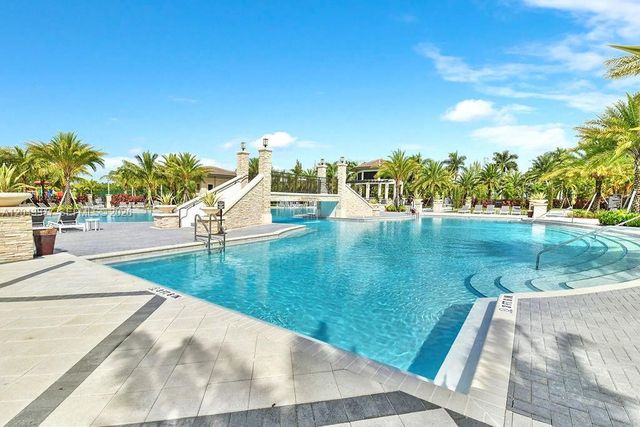 10533 NW 81st St, Doral, FL 33178