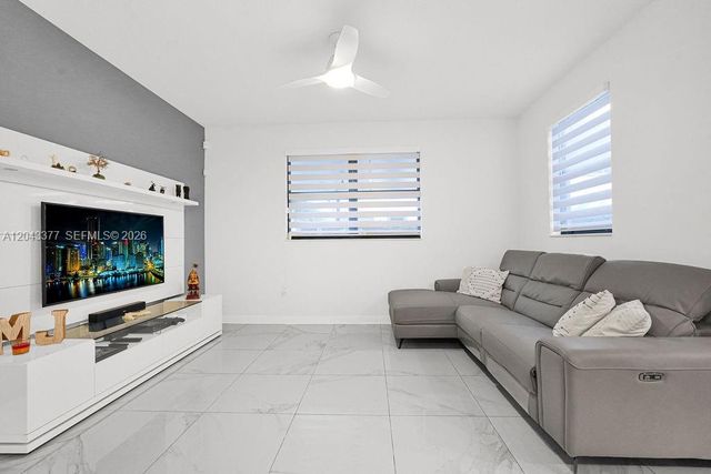 10533 NW 81st St, Doral, FL 33178
