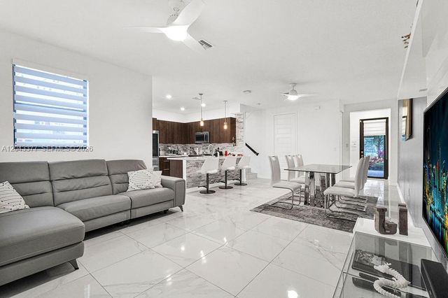10533 NW 81st St, Doral, FL 33178