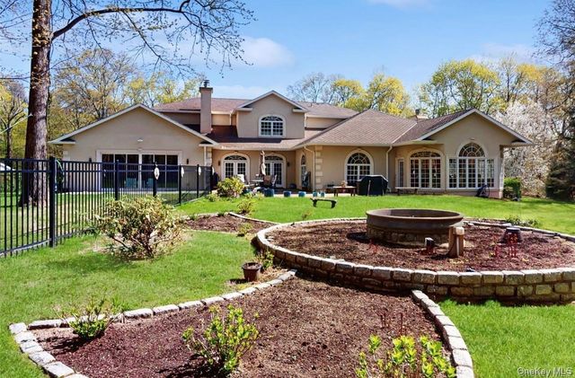 406 Duck Pond, Locust Valley, NY 11560