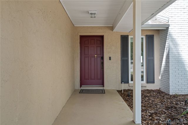 5519 Fulmar Drive, Tampa, FL 33625