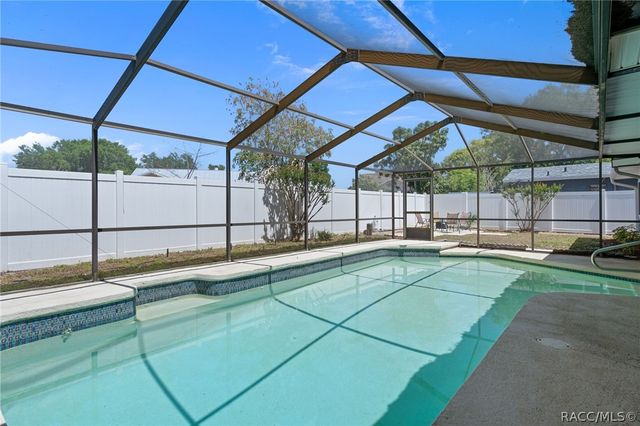 5519 Fulmar Drive, Tampa, FL 33625