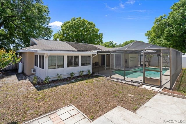 5519 Fulmar Drive, Tampa, FL 33625