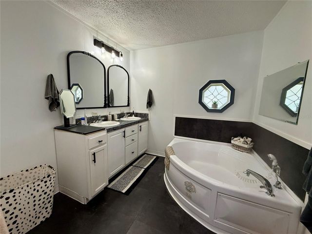 2871 NE 161 STREET, Citra, FL 32113