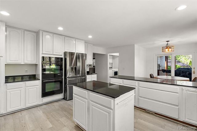 2475 S Ortonville Road, Ortonville, MI 48462