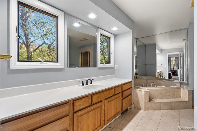 2475 S Ortonville Road, Ortonville, MI 48462