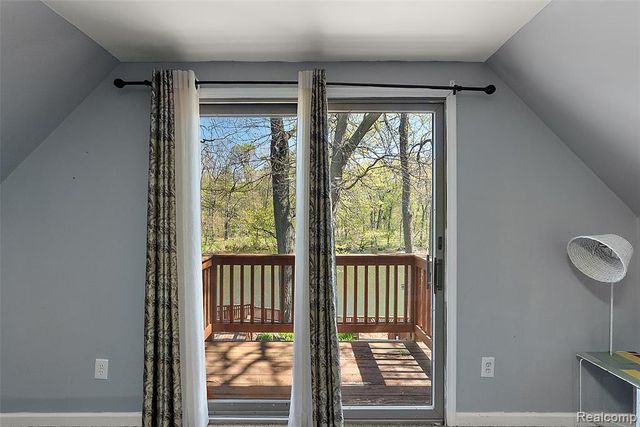 2475 S Ortonville Road, Ortonville, MI 48462