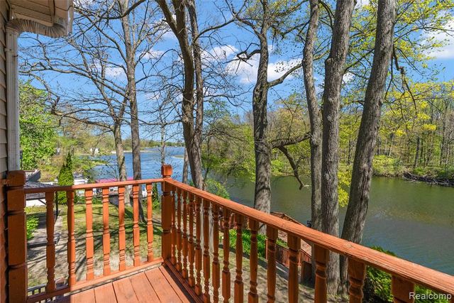 2475 S Ortonville Road, Ortonville, MI 48462