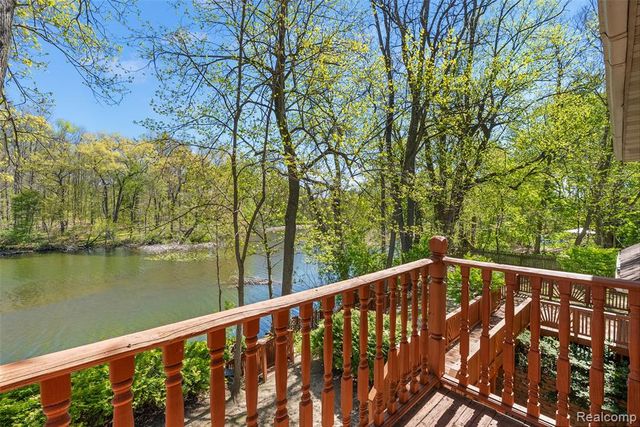 2475 S Ortonville Road, Ortonville, MI 48462