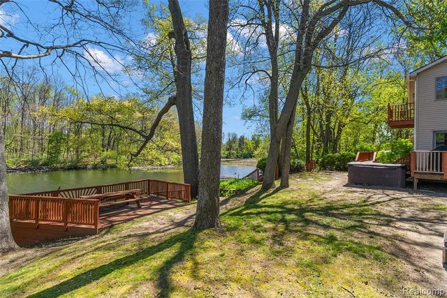 2475 S Ortonville Road, Ortonville, MI 48462