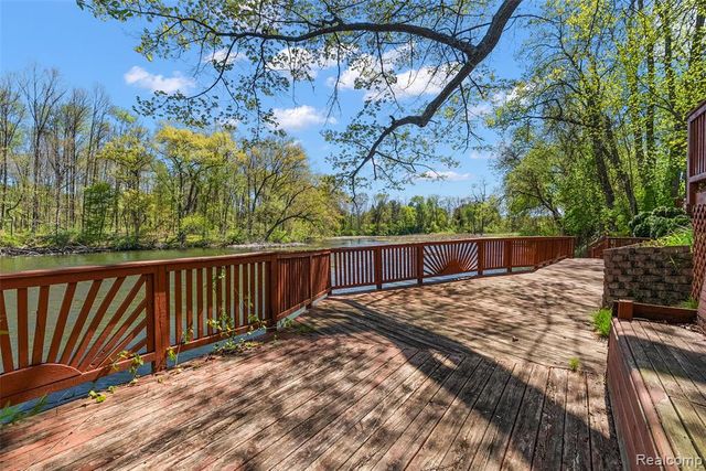 2475 S Ortonville Road, Ortonville, MI 48462
