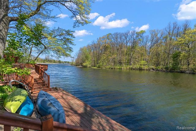2475 S Ortonville Road, Ortonville, MI 48462