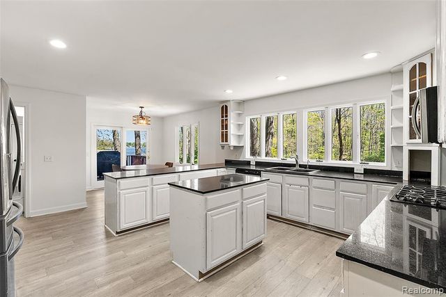 2475 S Ortonville Road, Ortonville, MI 48462