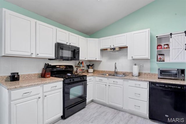 8 Archers Court, St Peters, MO 63376