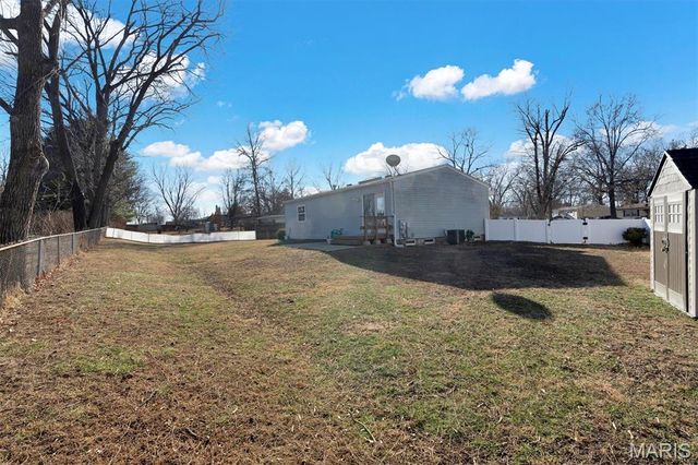 8 Archers Court, St Peters, MO 63376
