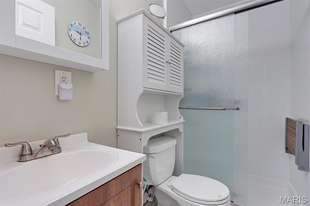 8 Archers Court, St Peters, MO 63376