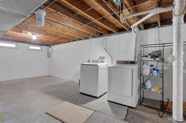 8 Archers Court, St Peters, MO 63376