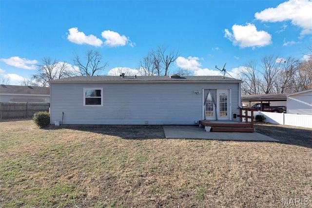 8 Archers Court, St Peters, MO 63376