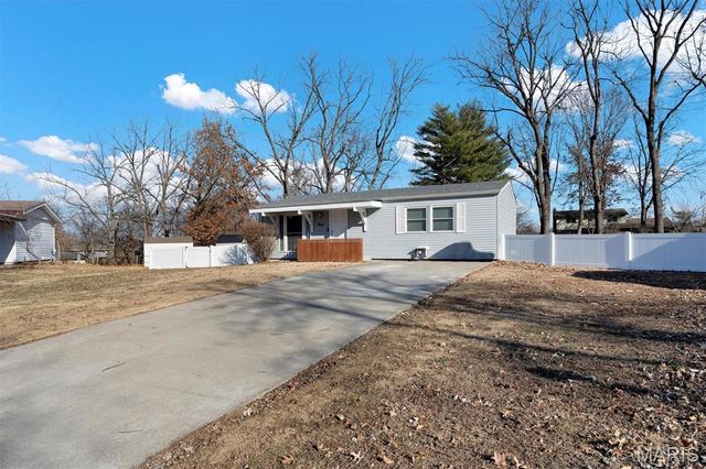 8 Archers Court, St Peters, MO 63376