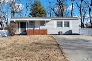 8 Archers Court, St Peters, MO 63376