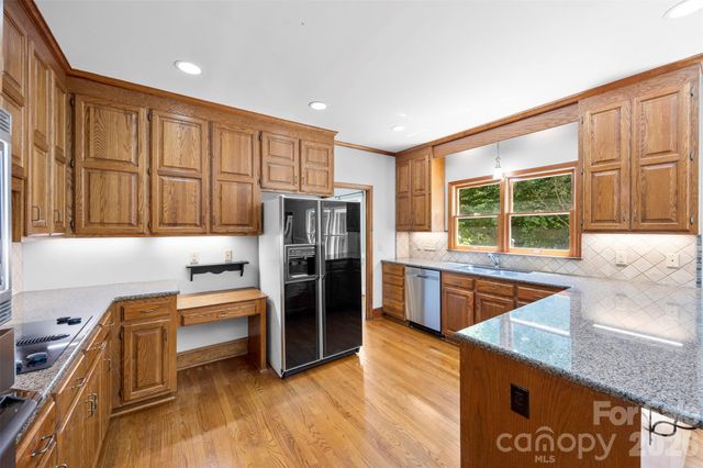 625 Greenbrook Parkway, Matthews, NC 28104