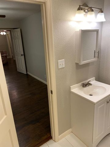 3502 Rosedale Street B, Houston, TX 77004