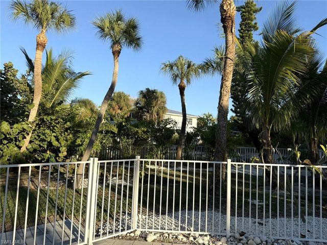4511 Bartlett PKWY, Captiva, FL 33924