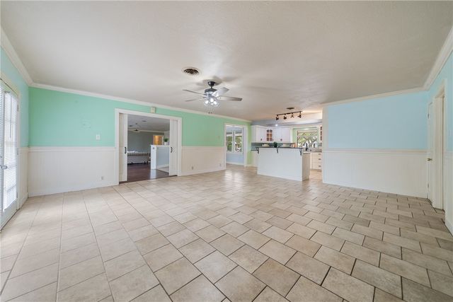 310 Doddridge St, Corpus Christi, TX 78411