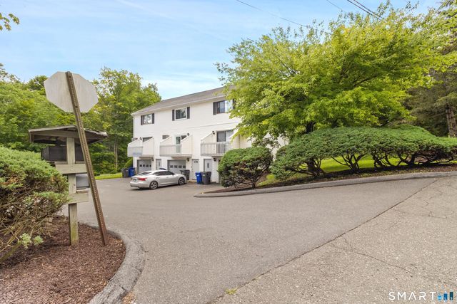 8 Belmont Lane 8, Danbury, CT 06810