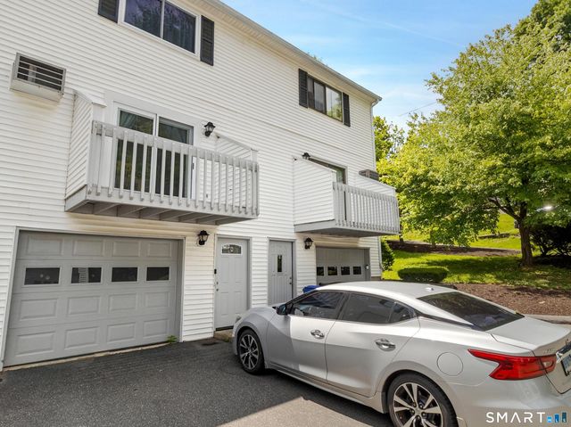 8 Belmont Lane 8, Danbury, CT 06810