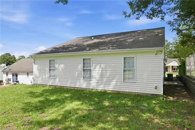 3 Franklinwood Drive, Greensboro, NC 27401