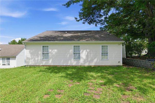 3 Franklinwood Drive, Greensboro, NC 27401