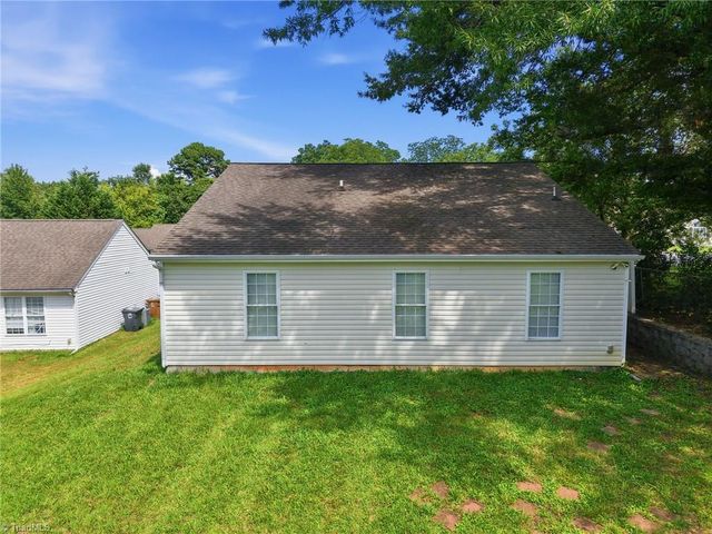 3 Franklinwood Drive, Greensboro, NC 27401