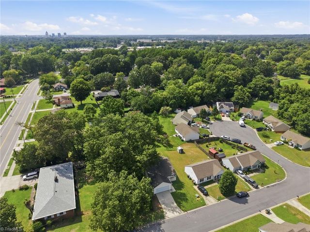 3 Franklinwood Drive, Greensboro, NC 27401