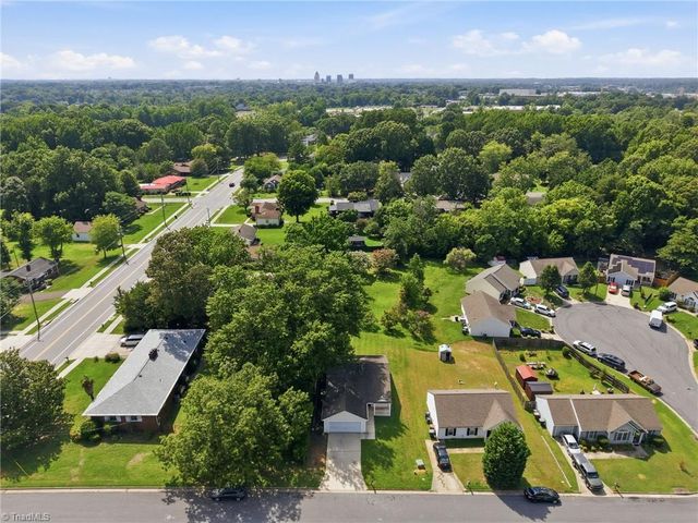3 Franklinwood Drive, Greensboro, NC 27401