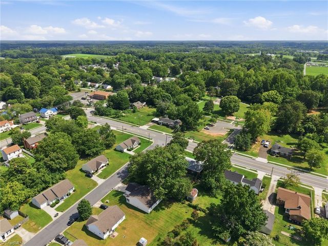 3 Franklinwood Drive, Greensboro, NC 27401