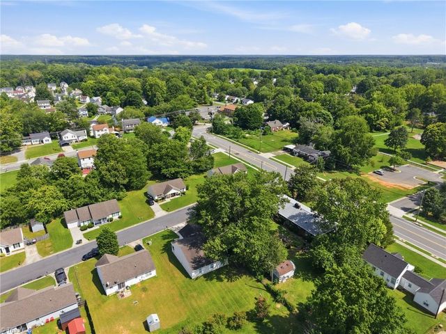 3 Franklinwood Drive, Greensboro, NC 27401